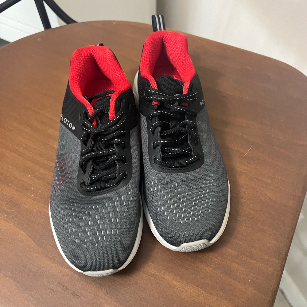 Peloton sneakers - Women’s 6.5
